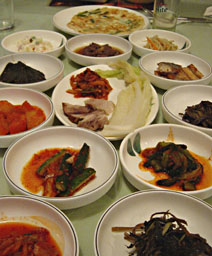 韓国料理屋のミッパンチャン。お代わり自由。野菜の乏しいモンゴルで貴重なおかず。